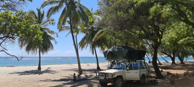 Car rentals with rooftop tents in Rwanda