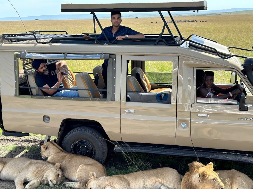 Land cruiser 7 seater extended land cruiser safari car rental with driver guide and pop up roof car rental east Africa, Uganda, Rwanda, Kenya, Tanzania, Burundi